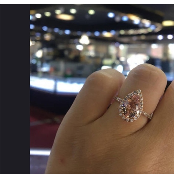 Women’s engagement wedding birthday ring - Picture 4 of 8